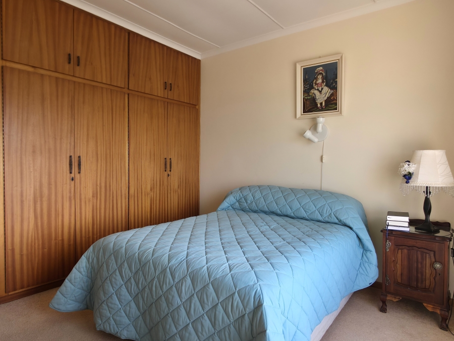 6 Bedroom Property for Sale in Wavecrest Eastern Cape